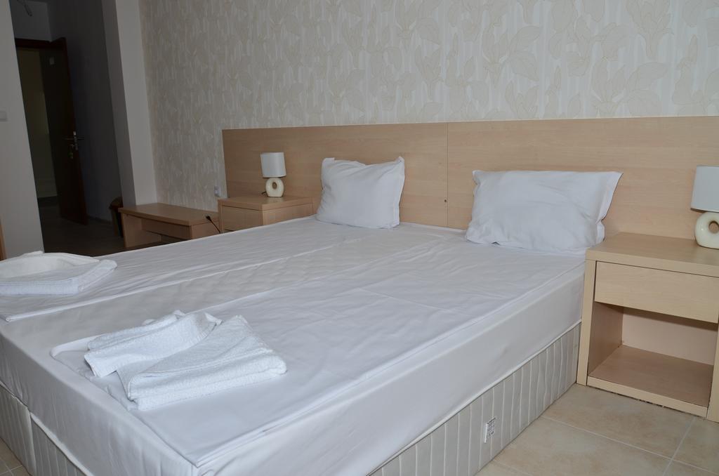 La Piazza Primorsko Rooms & Apartments Δωμάτιο φωτογραφία